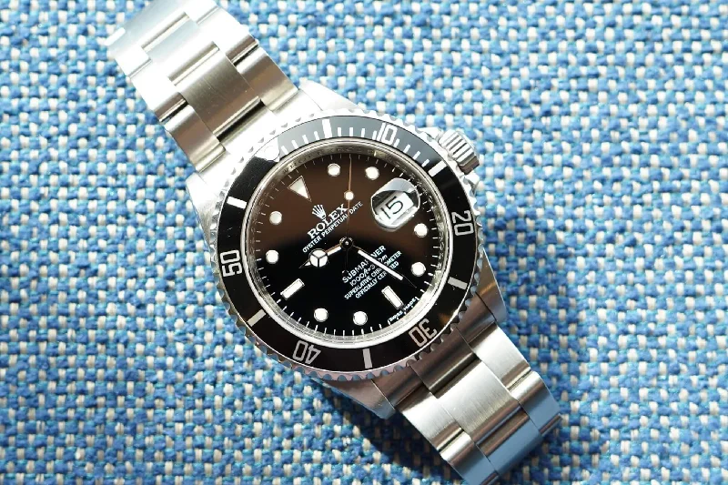 SOLDOUT: Rolex Submariner 16610 Rehault Solid End Links 2007/2008 Box