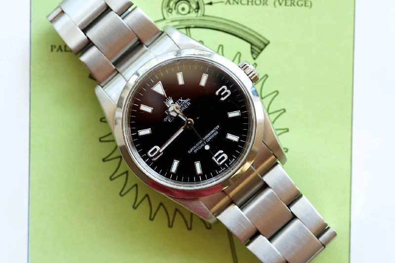 SOLDOUT: 2004 Rolex Explorer 114270 36mm F serial