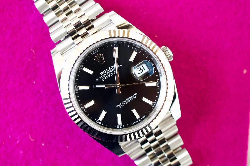 Sold Out: Rolex Datejust 41mm 126334 Box and Papers NEW 2022 18K Fluted Bezel Jubilee